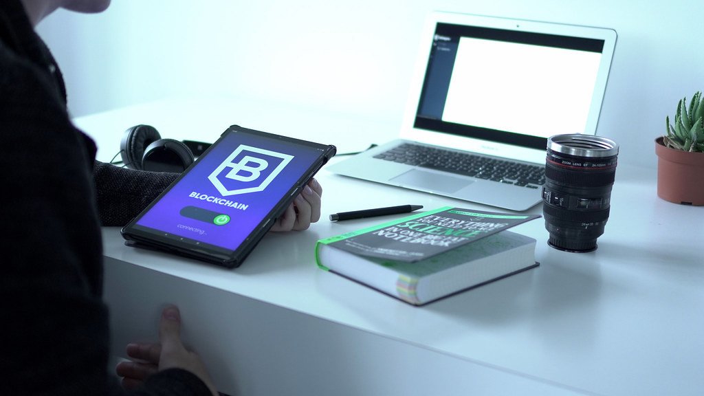 تطوير منصات التعليم الإلكتروني: تمكين التعليم في الأردن